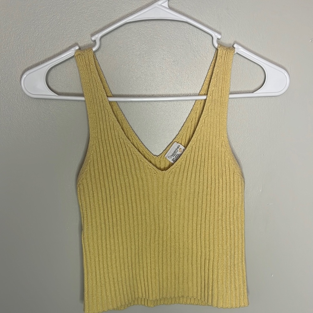 Yellow tank top. Really stretchy
